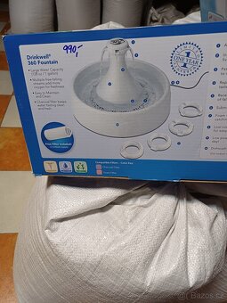 Pitná fontána PetSafe Drinkwell 360 pro kočky a psy, plastov - 2