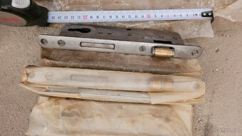 Válečkový zadlabací zámek - 2