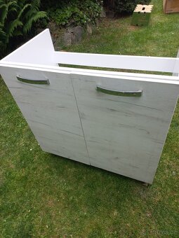 Skříňka pod dřez - 2