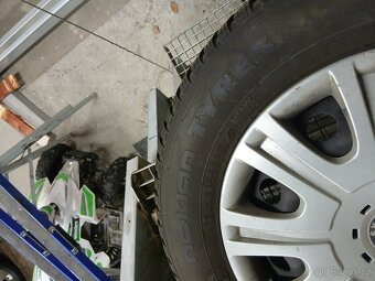 Prodám zimní pneu 195 65 15 91T - 2