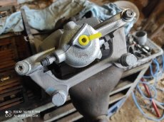 Levý brzdové třmen 5Q0105BM - 2