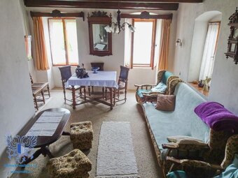 Prodej rodinného domu Vlčeves - 2