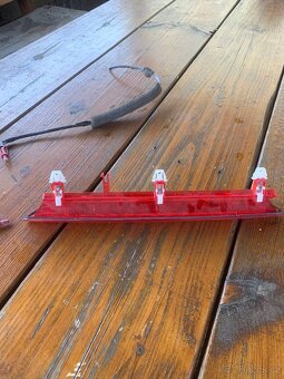 Brzdové světlo pátých dveří - 2