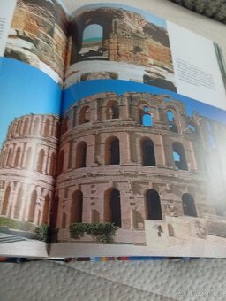 Knihu,barevnou encyklopedii - 2