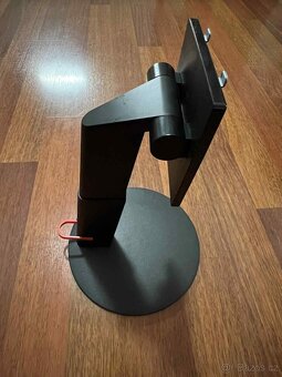 Stojany na monitory - 2