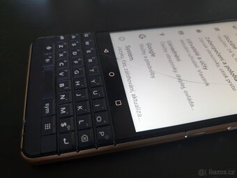 Blackberry KEY2 LE bronz barva funkční - 2