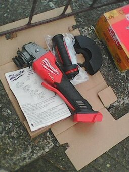 milwaukee M18 FSAGV125XPDB-0X FUEL 125 mm úhlová bruska - 2