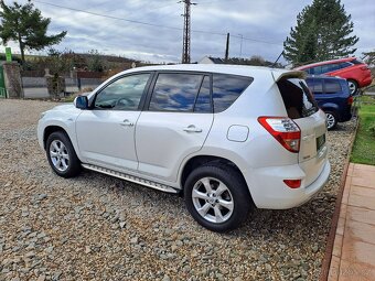 Toyota RAV4 2.2 D-4D 110kW 4X4 ČR AUTOMAT - 2