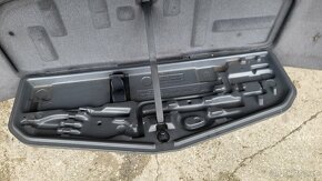 Čalounění víka kufru bmw e38 - 2