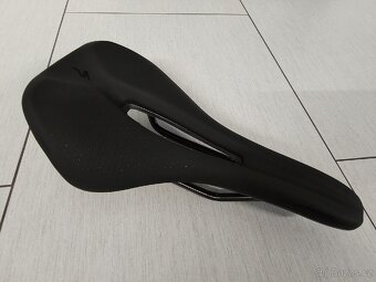 Zánovní sedlo Specialized PHENOM Comp black - 143 mm - 2
