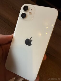 Apple iPhone 11, 128GB, bilá, nova baterie, TOP stav - 2