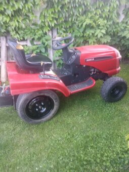zahradní traktor johnsered - 2