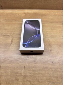 iPhone 16 Pro 256 GB černý - 2