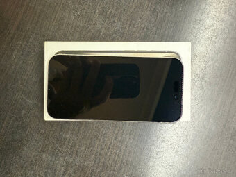 Iphone 15 Pro - 512GB + mag. kryt, stav nového - 2
