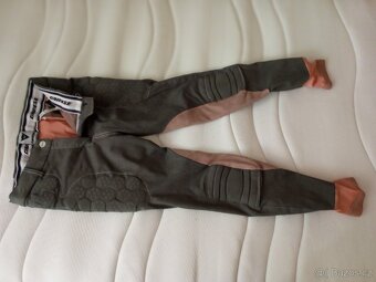 Rajtky zn. dainese vel. 38 ( italská 44) - 2