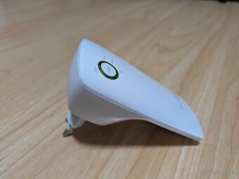 TP-Link TL-WA854RE WiFi repeater/extender - 2