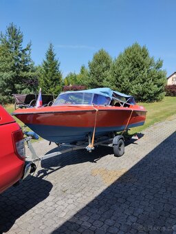 Motorový člun Savir - 2