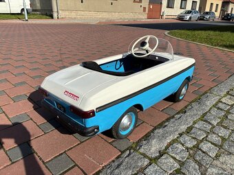 Dětský šlapací Moskvič v perfektním stavů z roku 1987 - 2