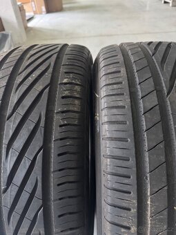 Mercedes pneu Uniroyal - 2