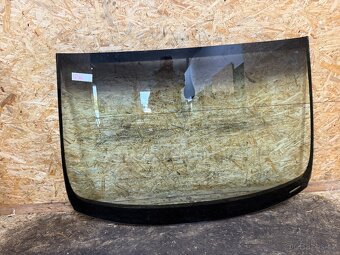 ČELNÍ OKNO AUDI Q7 4L - 2