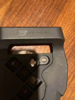 Upevňovací deska / plotna pro kufry Yamaha - 2