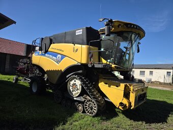 Kombajn New Holland CR 9.90 - 2