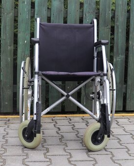076-Mechanický invalidní vozík Meyra. - 2