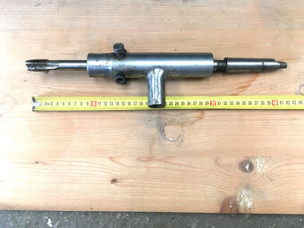 N949 - Držák závitníků - 2