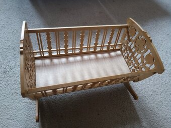 Dřevěná kolébka pro panenky - 2