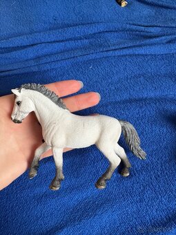 Schleich Camarque hřebec - 2