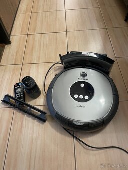 Robotický vysavač Samsung Navibot - 2