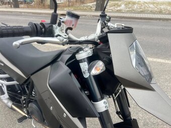 Prodám KTM 690 SUPERMOTO - 2