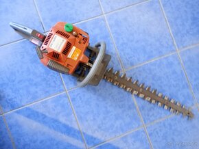 Benzínový plotostřih - 2