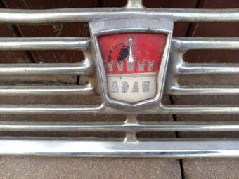 Prodám mřížku na nějaké ruské auto - 2