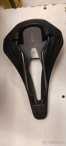 Sedlo na kolo Fizik Vento Argo R3

 - 2