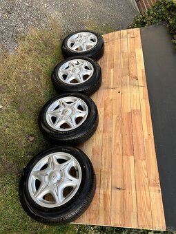 Sada kol Renault 185/60 R15 - 2