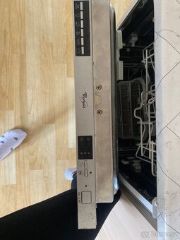 Myčka Whirlpool s příslušenstvím - 2