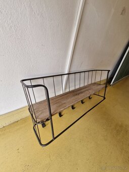 Rustikální nástěnný věšák Giro - 2