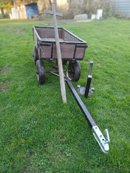 Čtyřkolový vozík za auto - 2