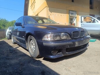Díly BMW E39 530d orientblau - 2