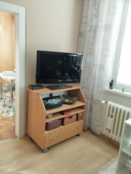 Televizní stolek - 2