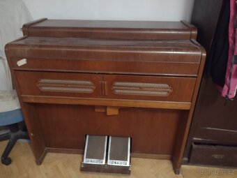 Prodám harmonium Petrof - 2