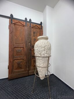 Váza ze štípaného mramoru - 2
