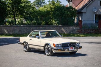 Mercedes-Benz 560 SL R107 - 2
