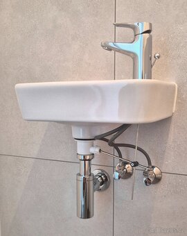 Umývátko umyvadlo Villeroy & Boch umyvadlová baterie Grohe - 2