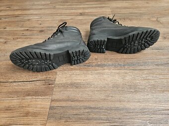 Černé boty Tamaris šněrovací kotníkové kožené velikost 38 - 2