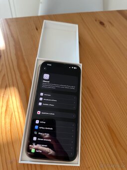APPLE iPhone 16 Pro Max 256GB Pouštní Titan - 2