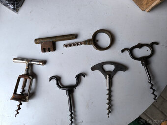 Staré vývrtky,starý otevírák,vyvrtka,otevíráky,mix, retro - 2