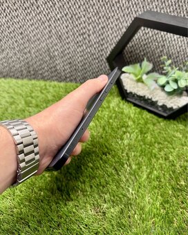 Apple iPhone 16 Plus 128 GB – černý - 2