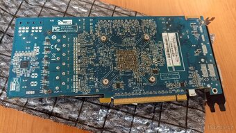 Sapphire Radeon HD 6850 1GB DDR5 - 2